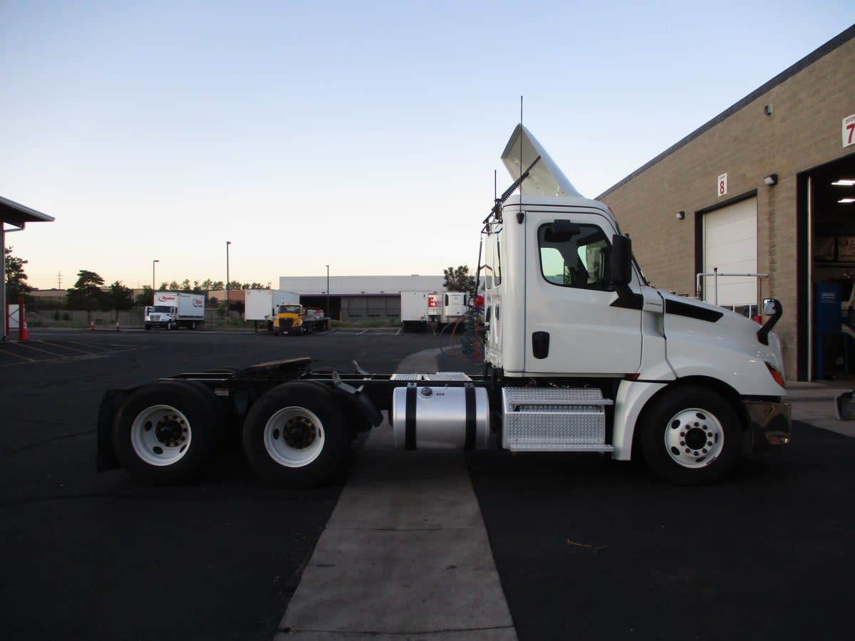 2019 Freightliner/Mercedes NEW CASCADIA PX12664 813062