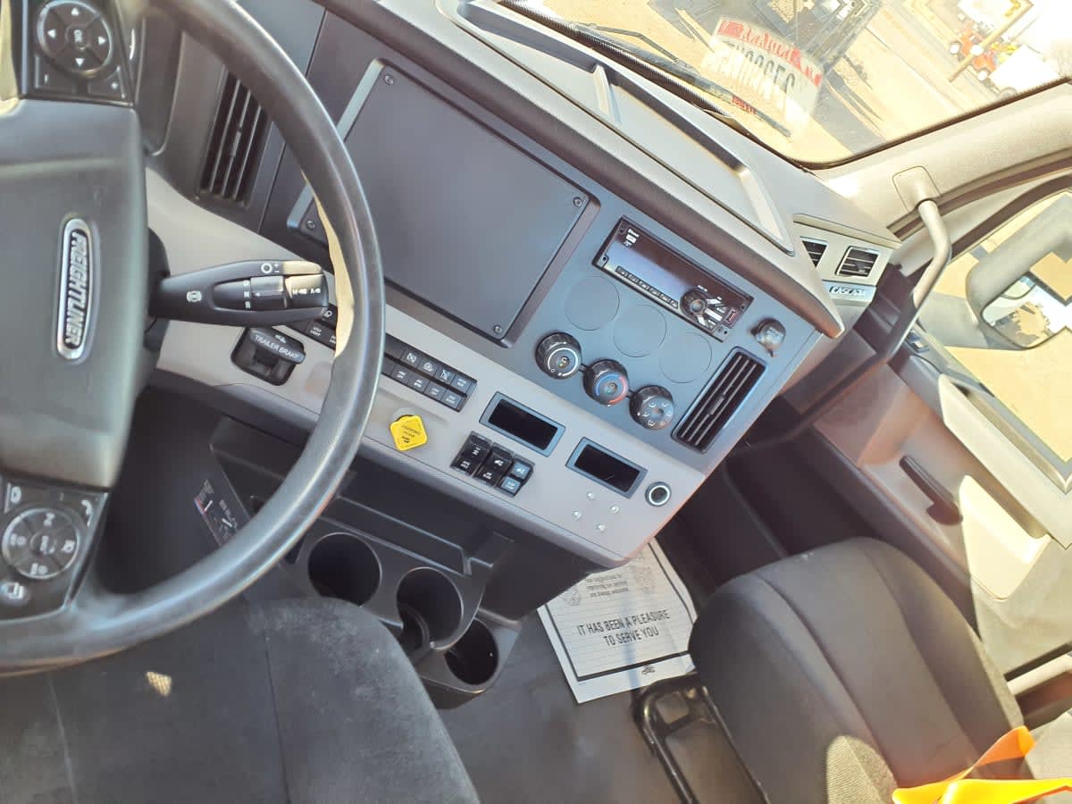 2019 Freightliner - image 7