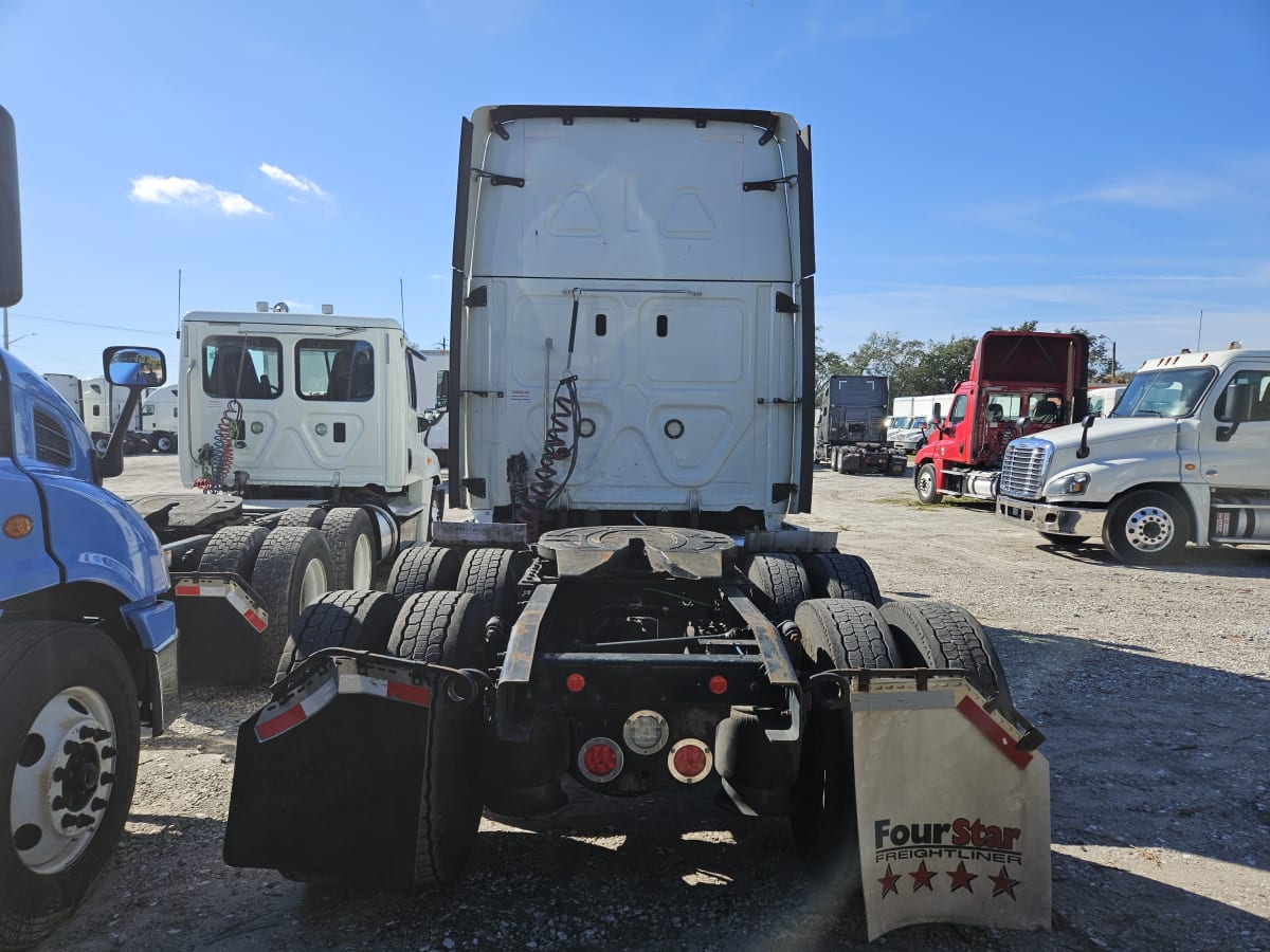 2019 Freightliner/Mercedes CASCADIA 125 813188