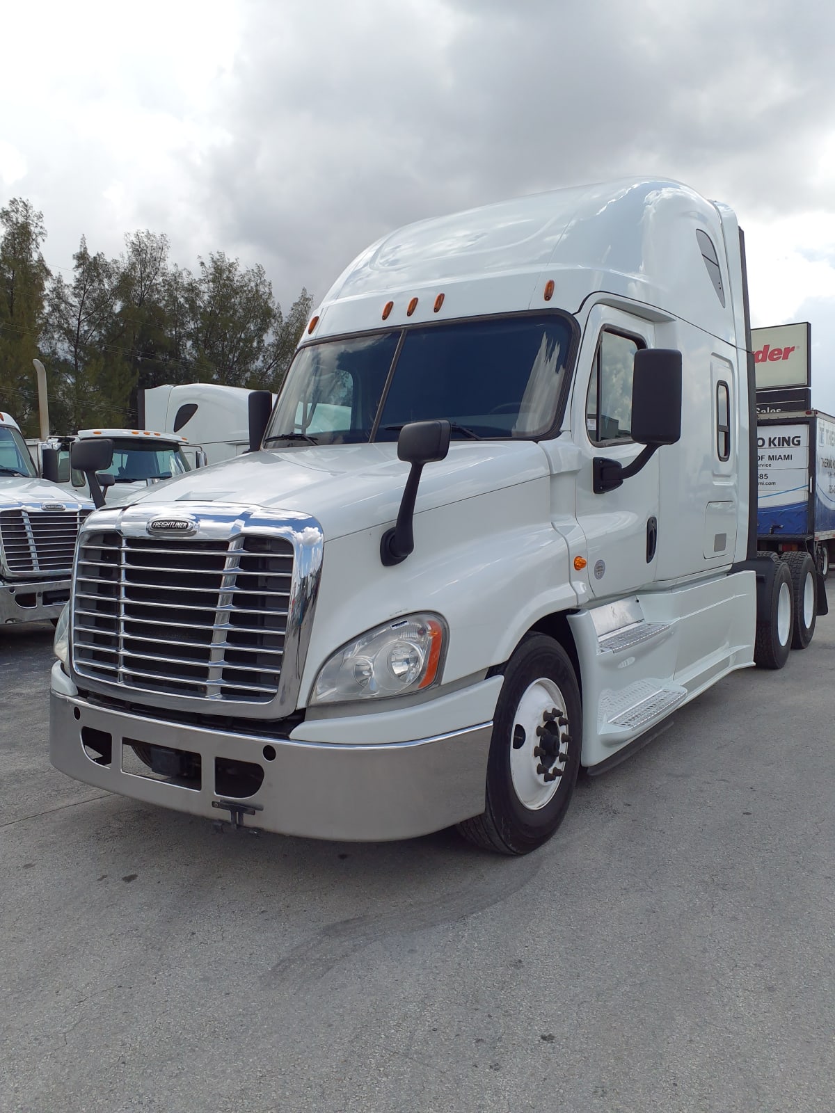 2019 Freightliner/Mercedes CASCADIA 125 813198