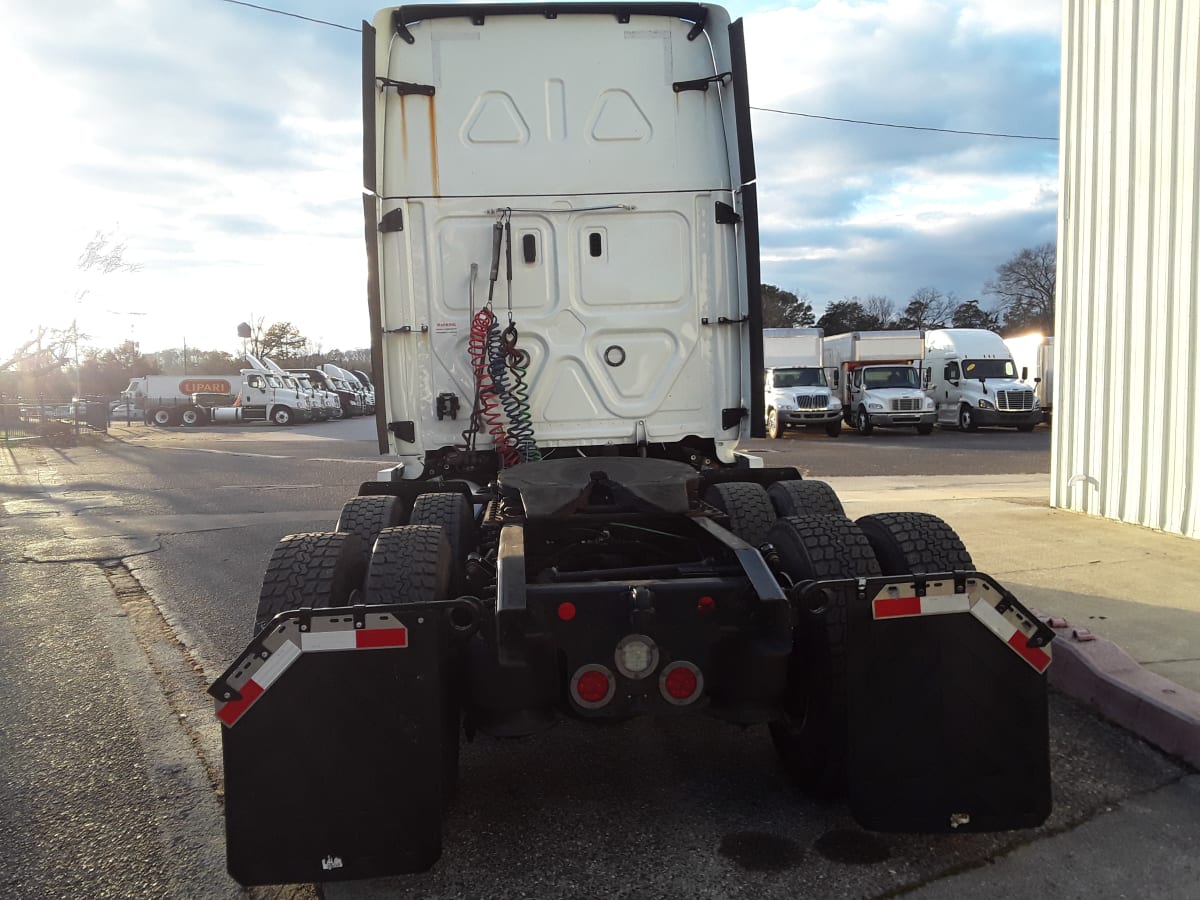 2019 Freightliner/Mercedes CASCADIA 125 813200