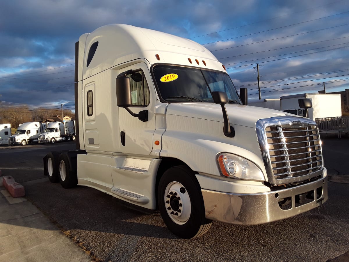 2019 Freightliner/Mercedes CASCADIA 125 813200