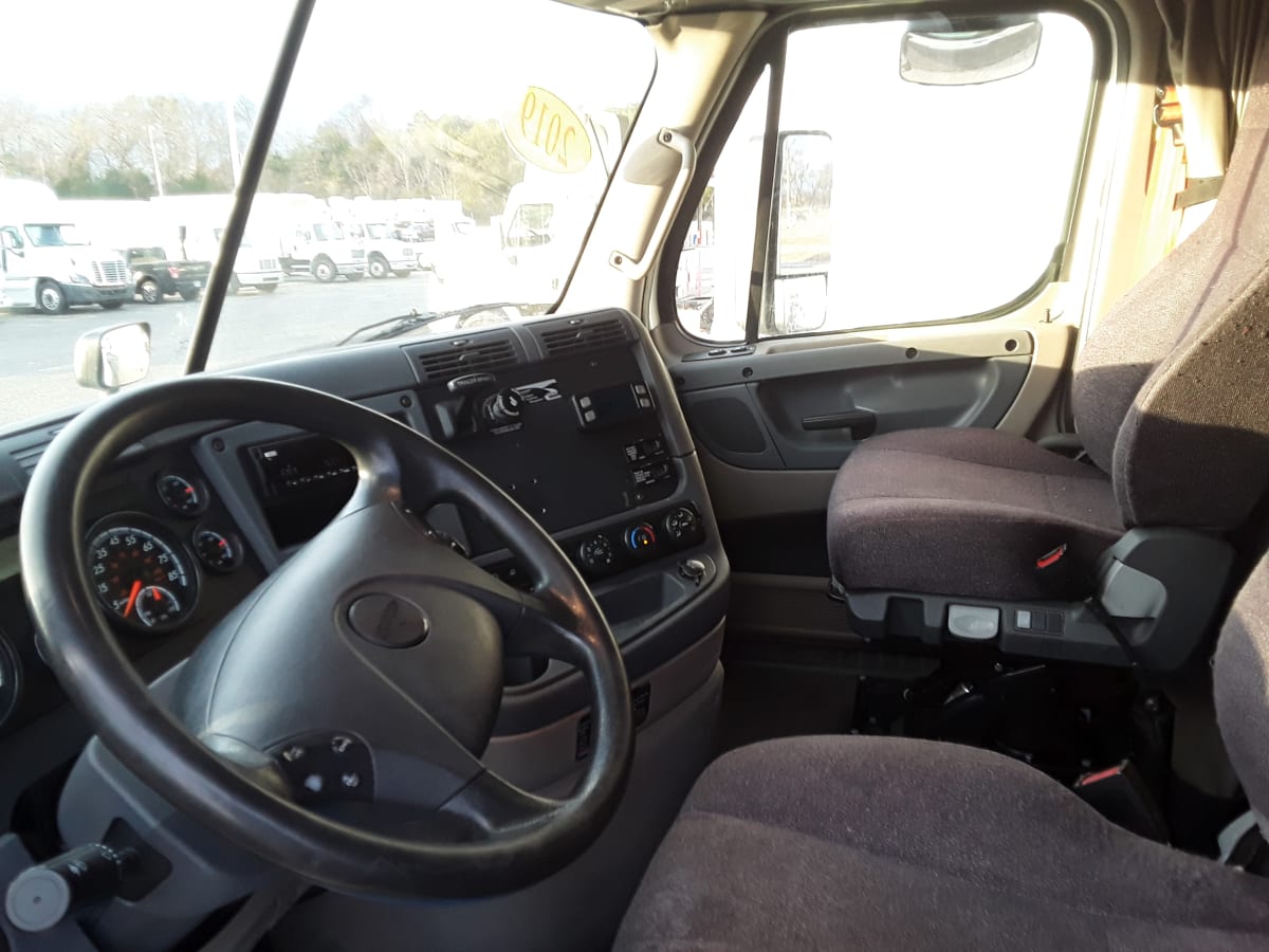 2019 Freightliner/Mercedes CASCADIA 125 813200