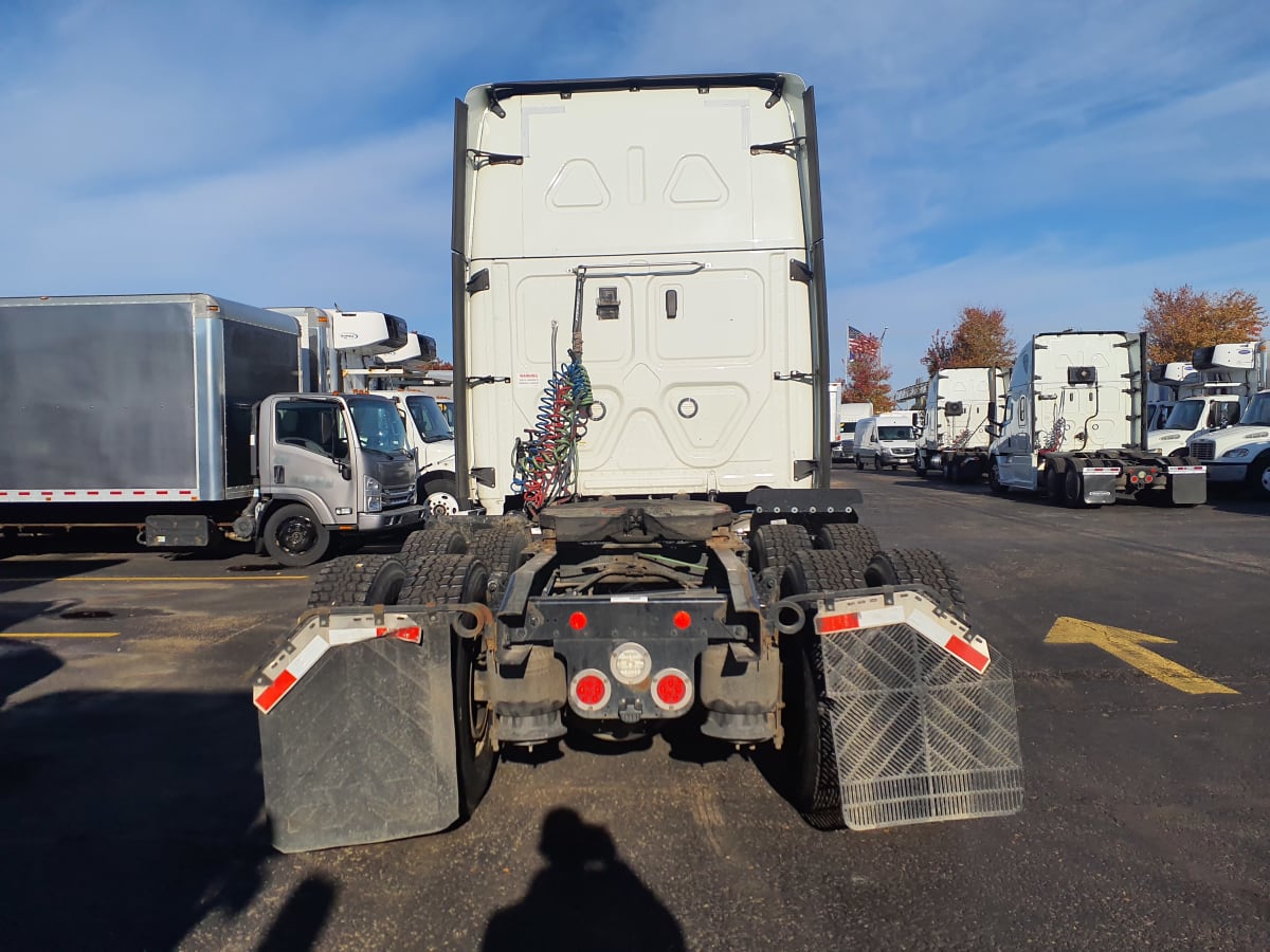 2019 Freightliner/Mercedes CASCADIA 125 813210