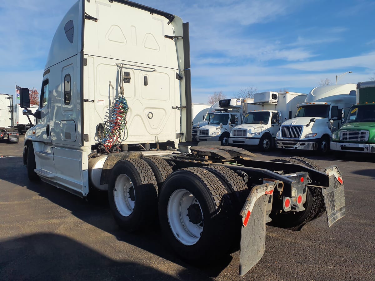 2019 Freightliner/Mercedes CASCADIA 125 813210