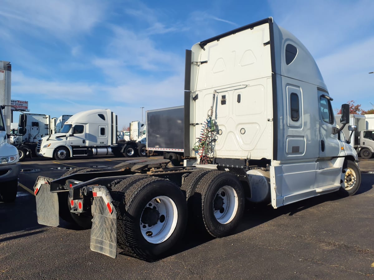 2019 Freightliner/Mercedes CASCADIA 125 813210