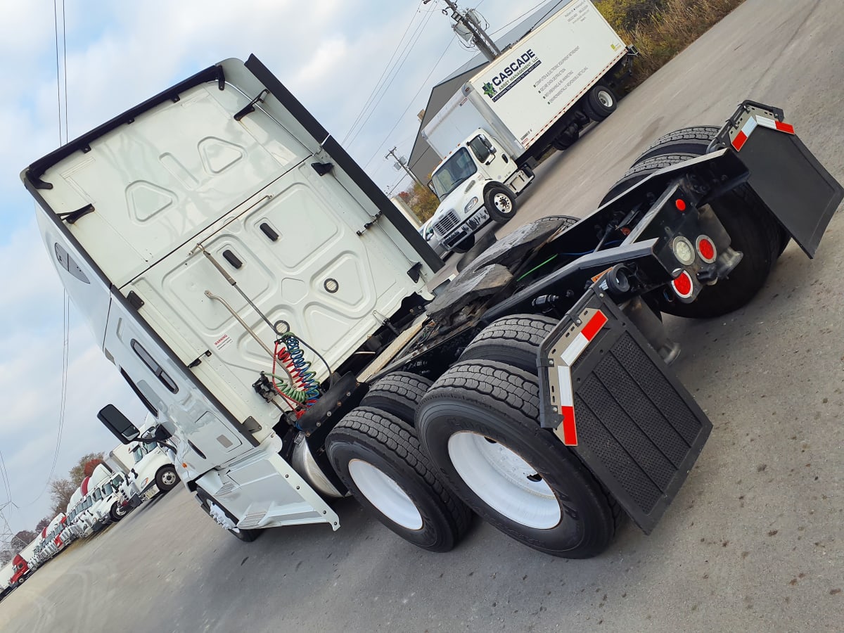 2019 Freightliner/Mercedes CASCADIA 125 813211