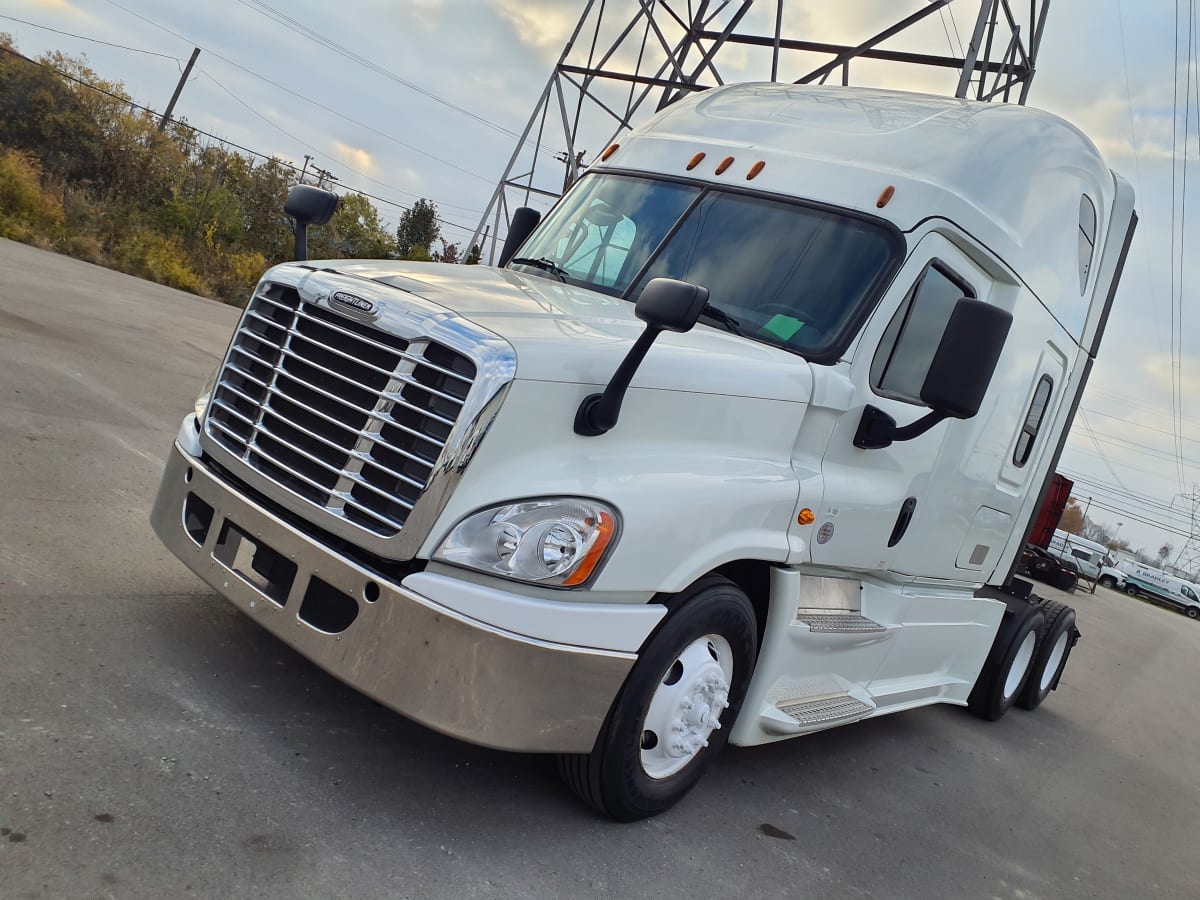 2019 Freightliner/Mercedes CASCADIA 125 813211