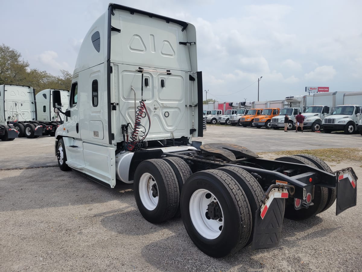 2019 Freightliner/Mercedes CASCADIA 125 813222