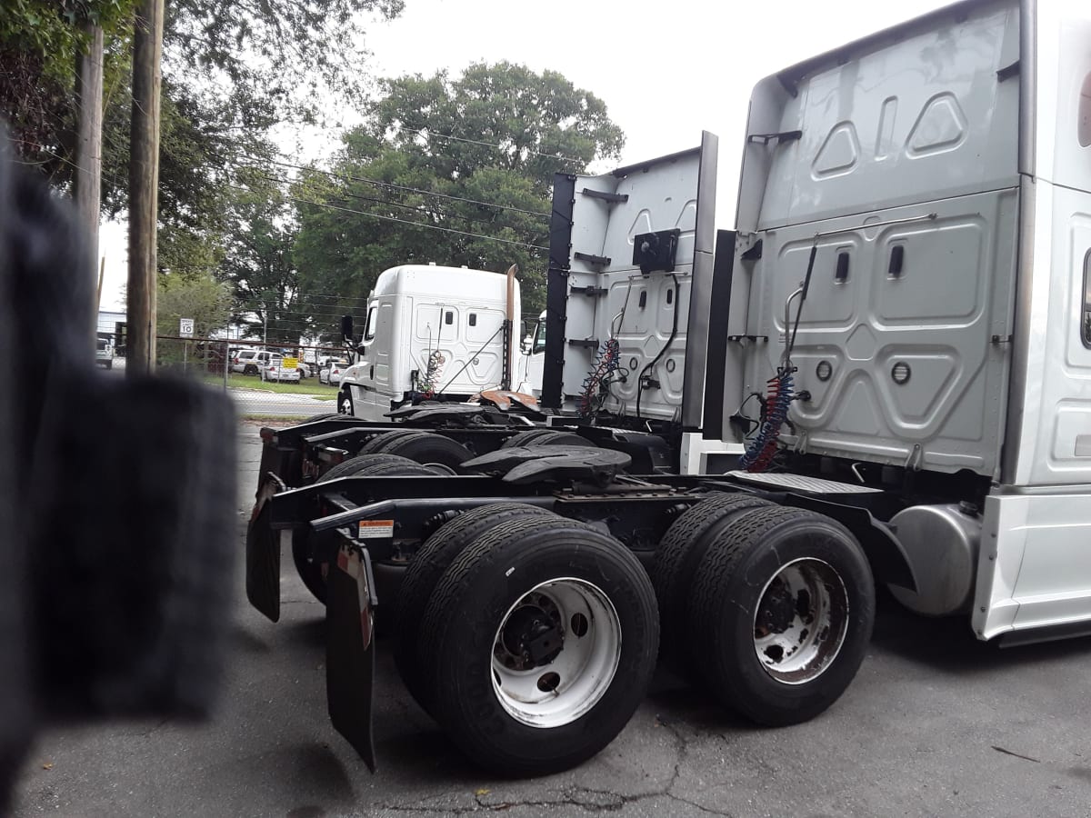 2019 Freightliner/Mercedes CASCADIA 125 813254