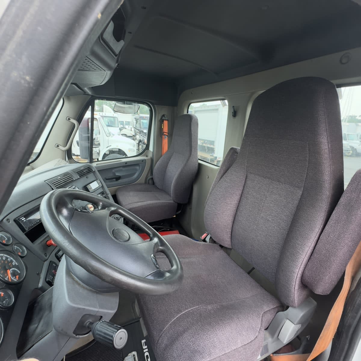 2019 Freightliner - image 7