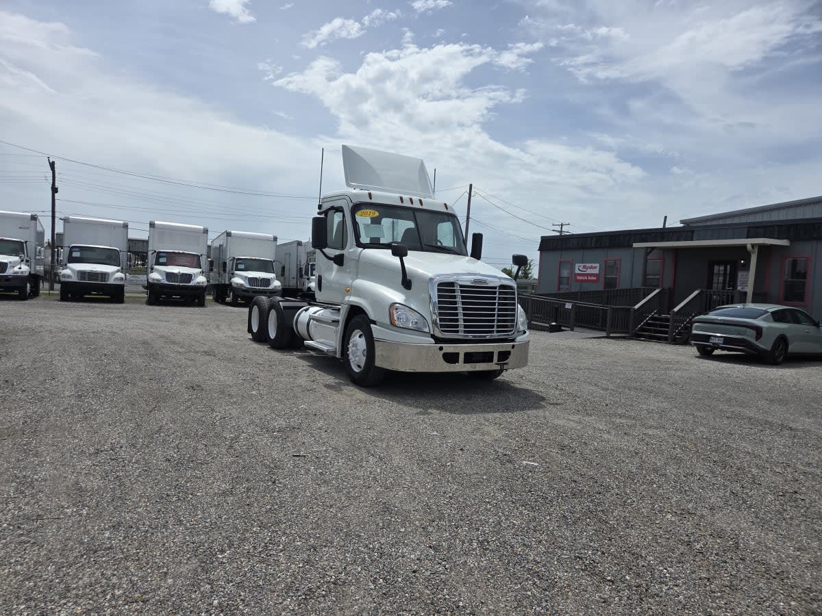2019 Freightliner Cascadia in St. Rose, LA — photo 3