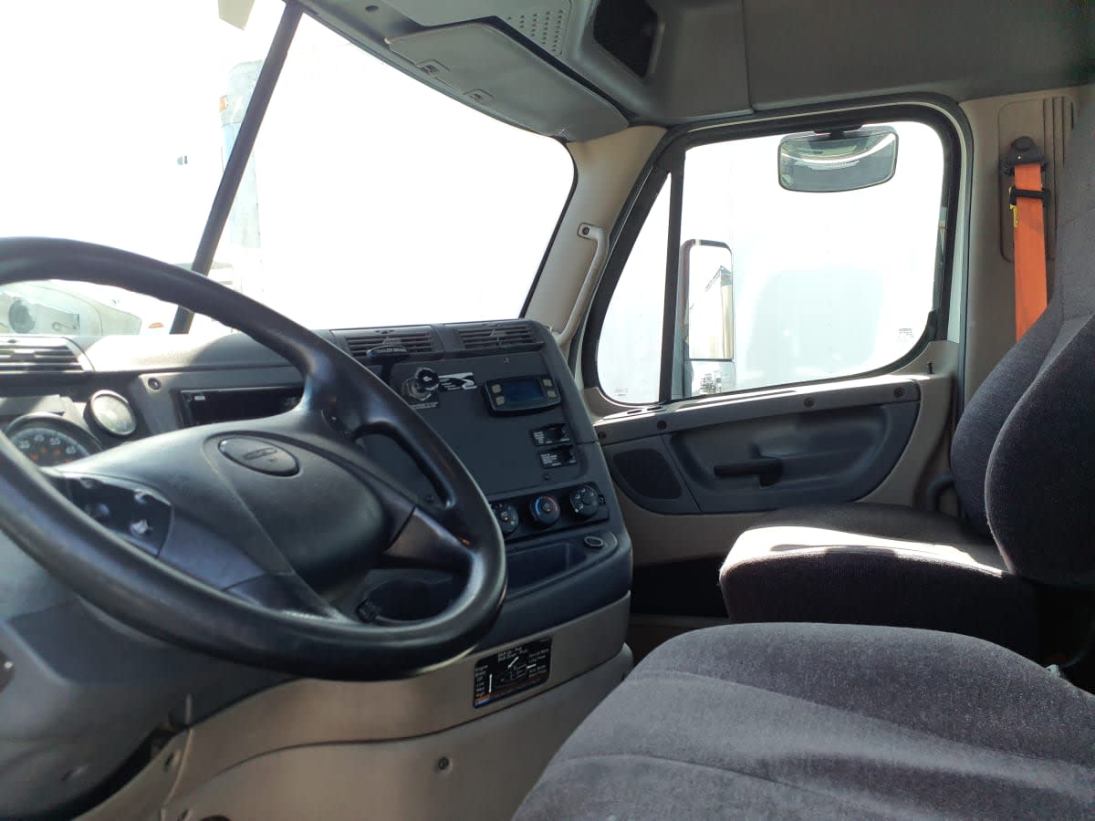 2019 Freightliner                   CASCADIA 125                   813330