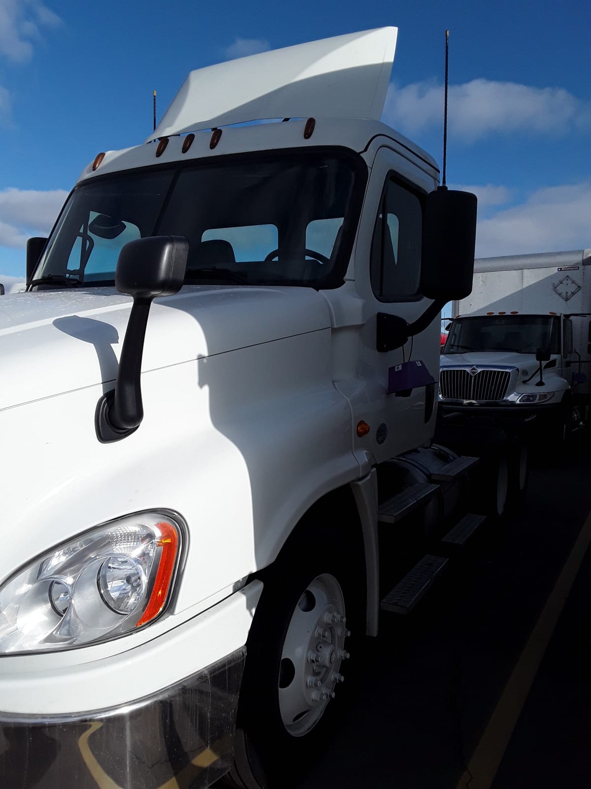 2019 Freightliner/Mercedes CASCADIA 125 813340