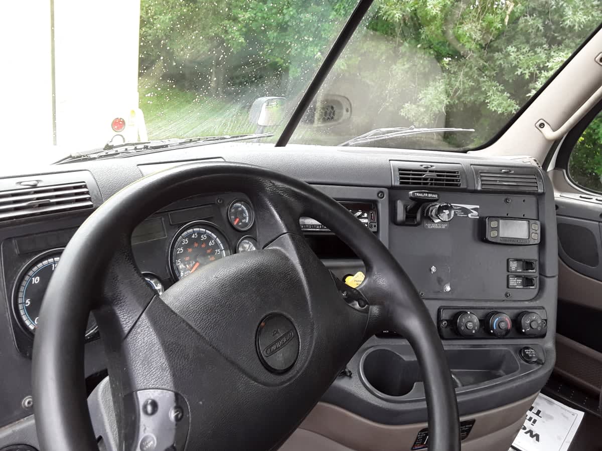 2019 Freightliner - image 10