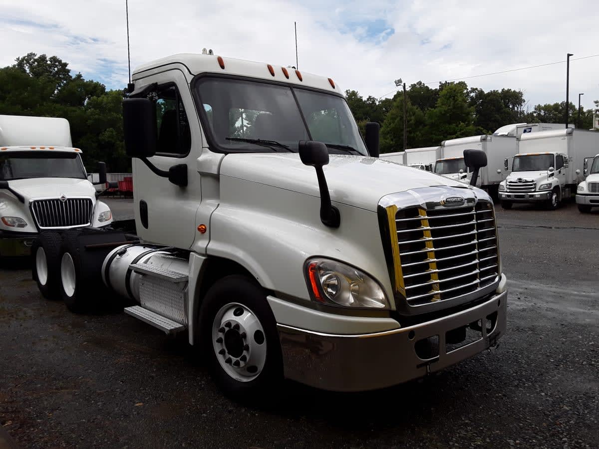 2019 Freightliner - image 2
