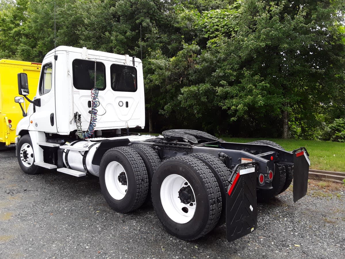 2019 Freightliner - image 8