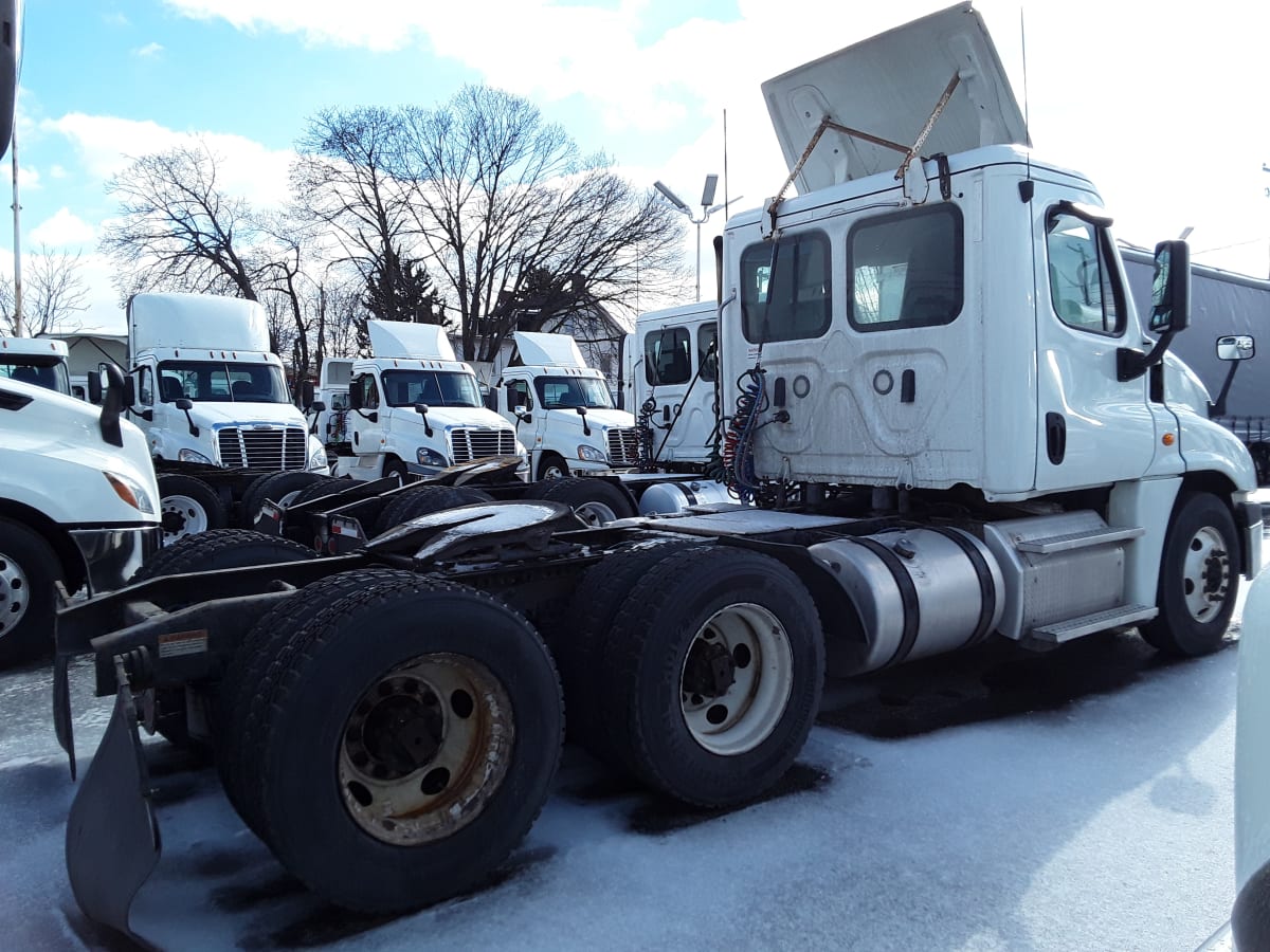 2019 Freightliner/Mercedes CASCADIA 125 813348