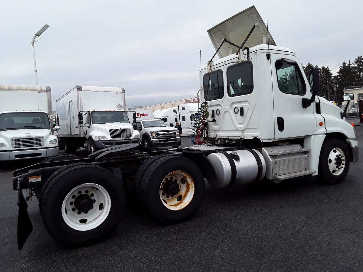 2019 Freightliner/Mercedes CASCADIA 125 813354