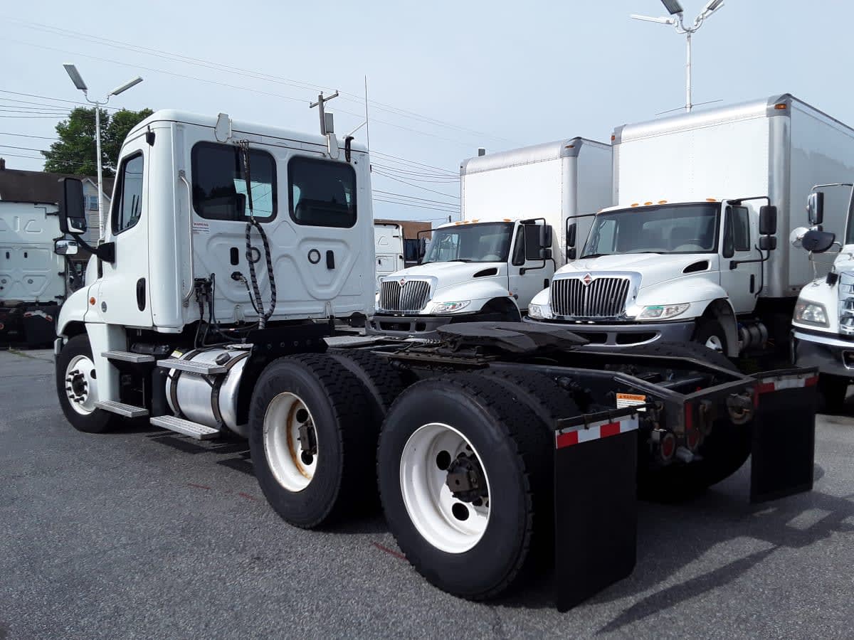 2019 Freightliner CASCADIA 125 813379
