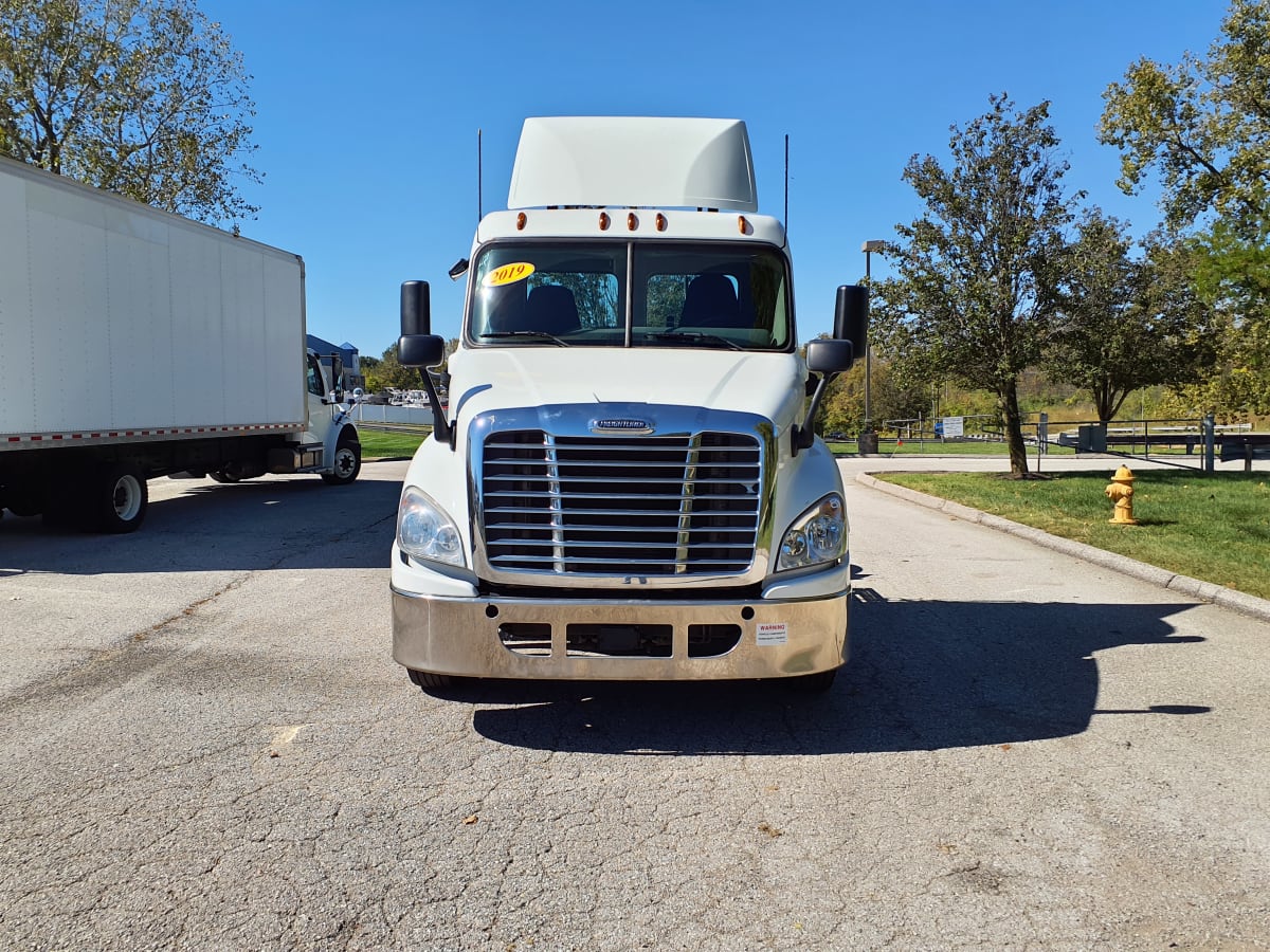 2019 Freightliner/Mercedes CASCADIA 125 813387