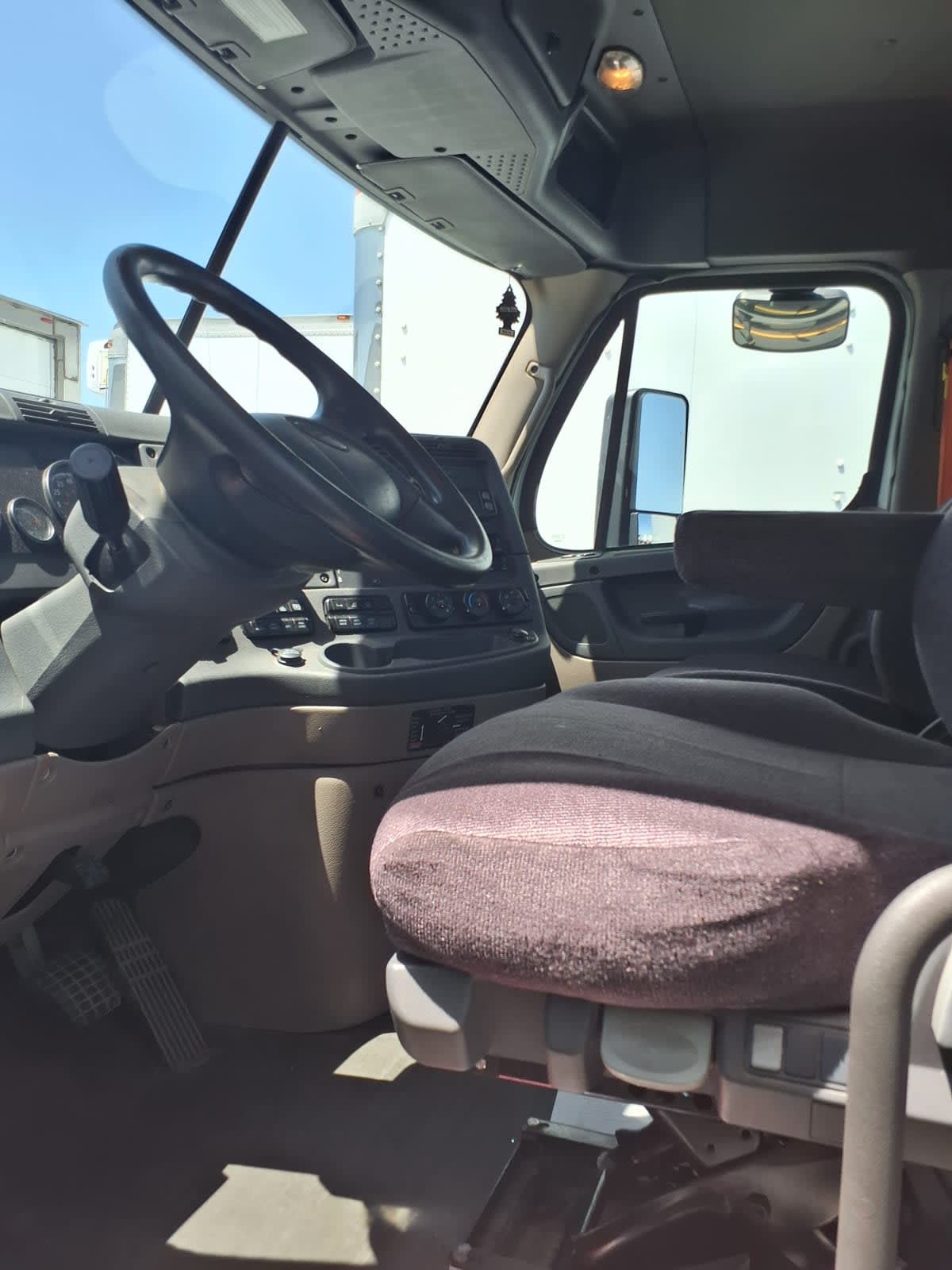 2019 Freightliner - image 7
