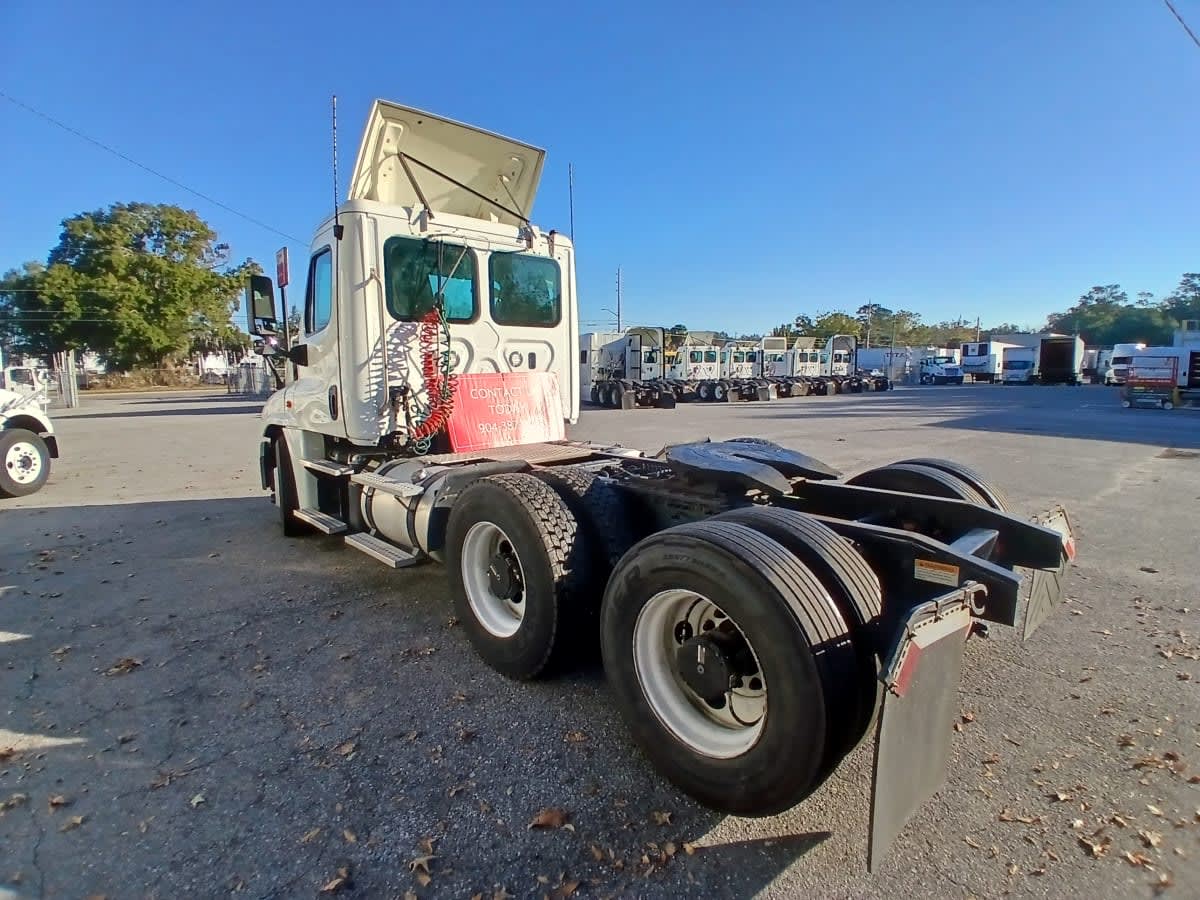 2019 Freightliner - image 6