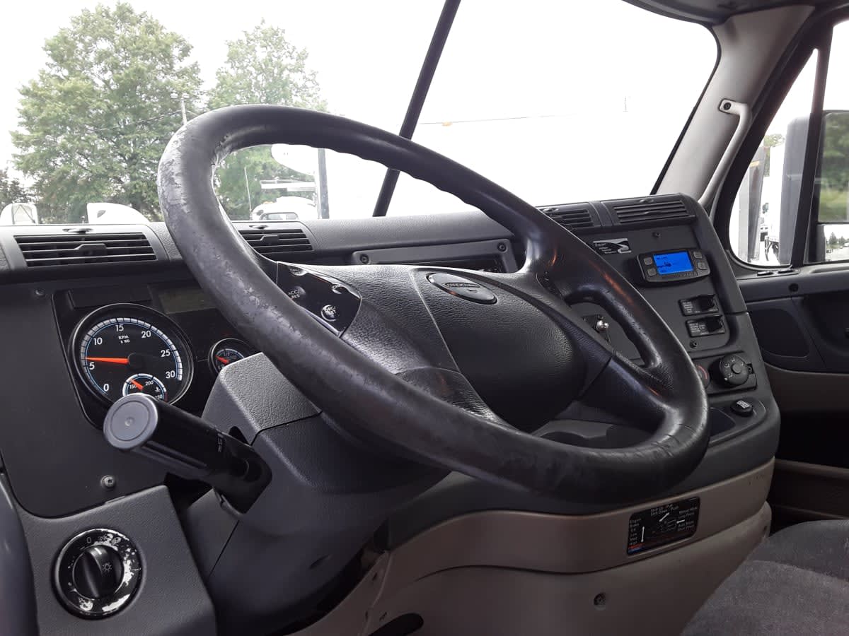 2019 Freightliner - image 8