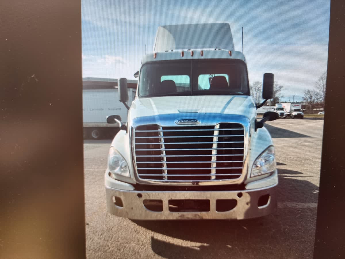 2019 Freightliner - image 2