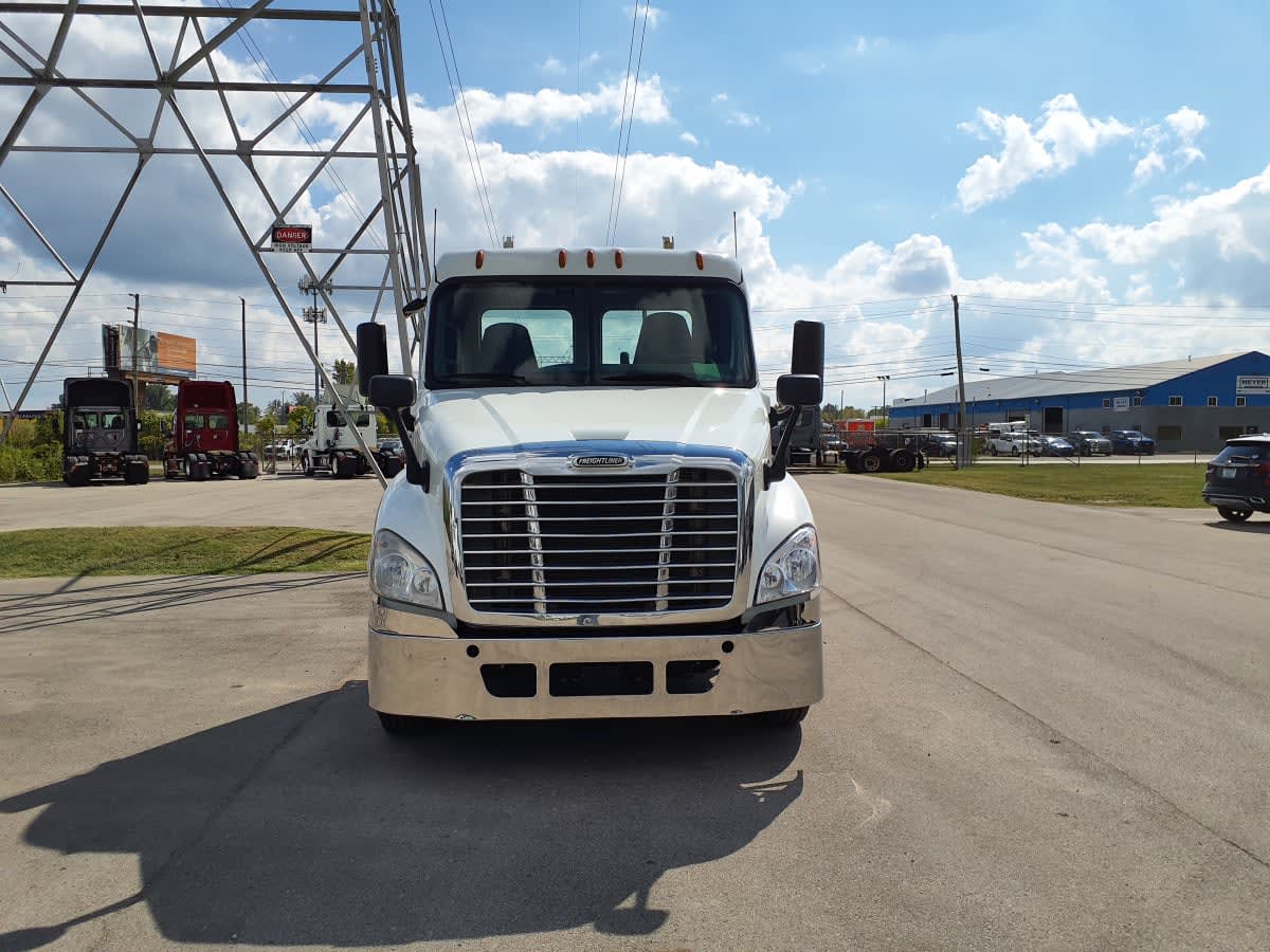 2019 Freightliner CASCADIA 125 813579
