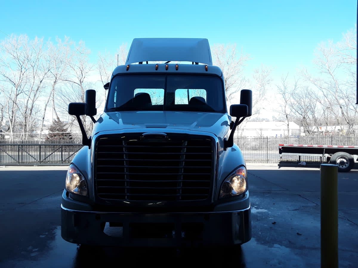2019 Freightliner - image 2