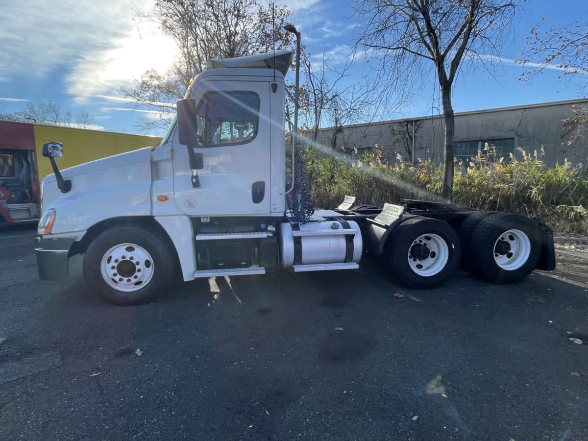 2019 Freightliner - image 12