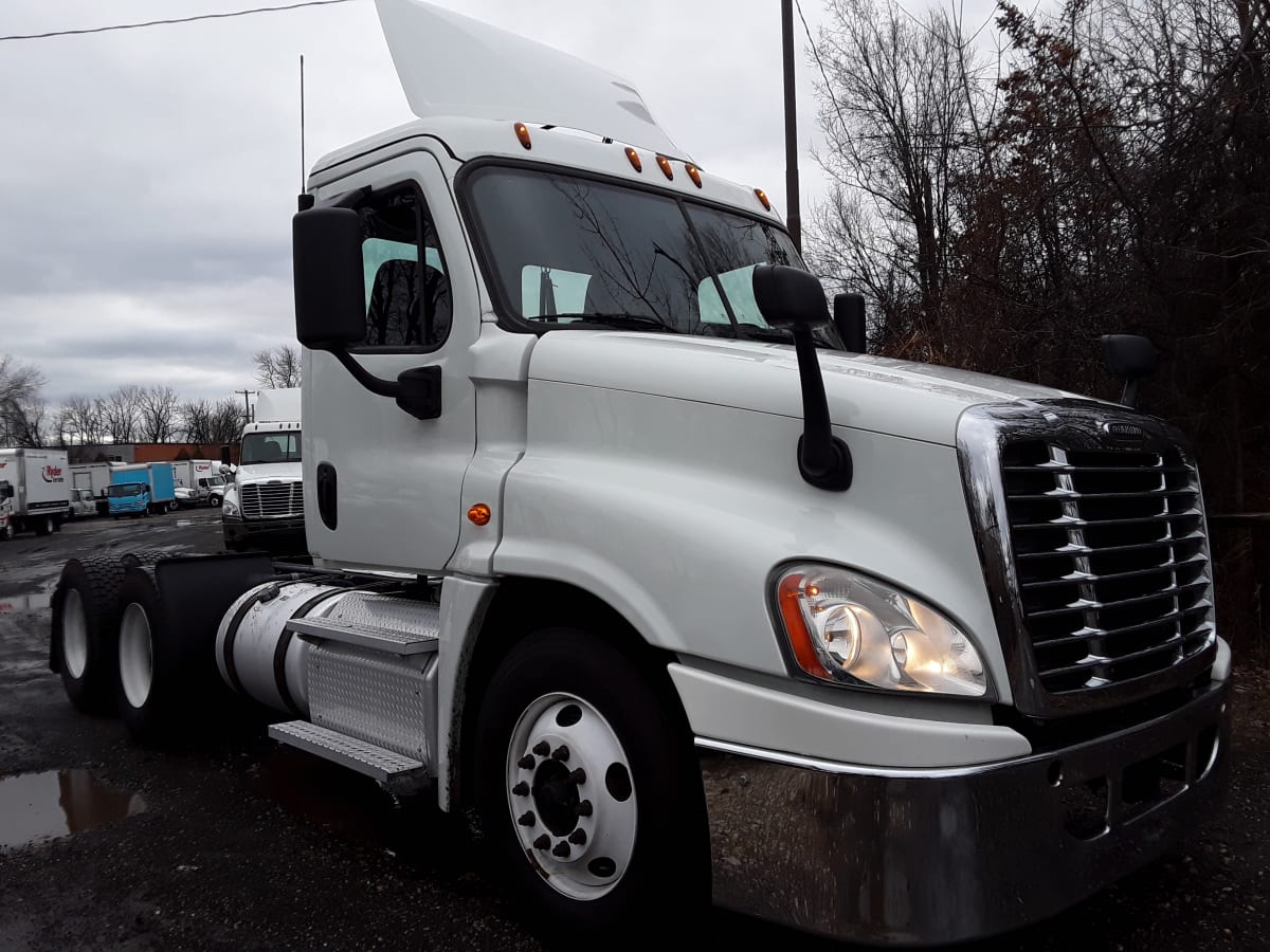 2019 Freightliner/Mercedes CASCADIA 125 813620