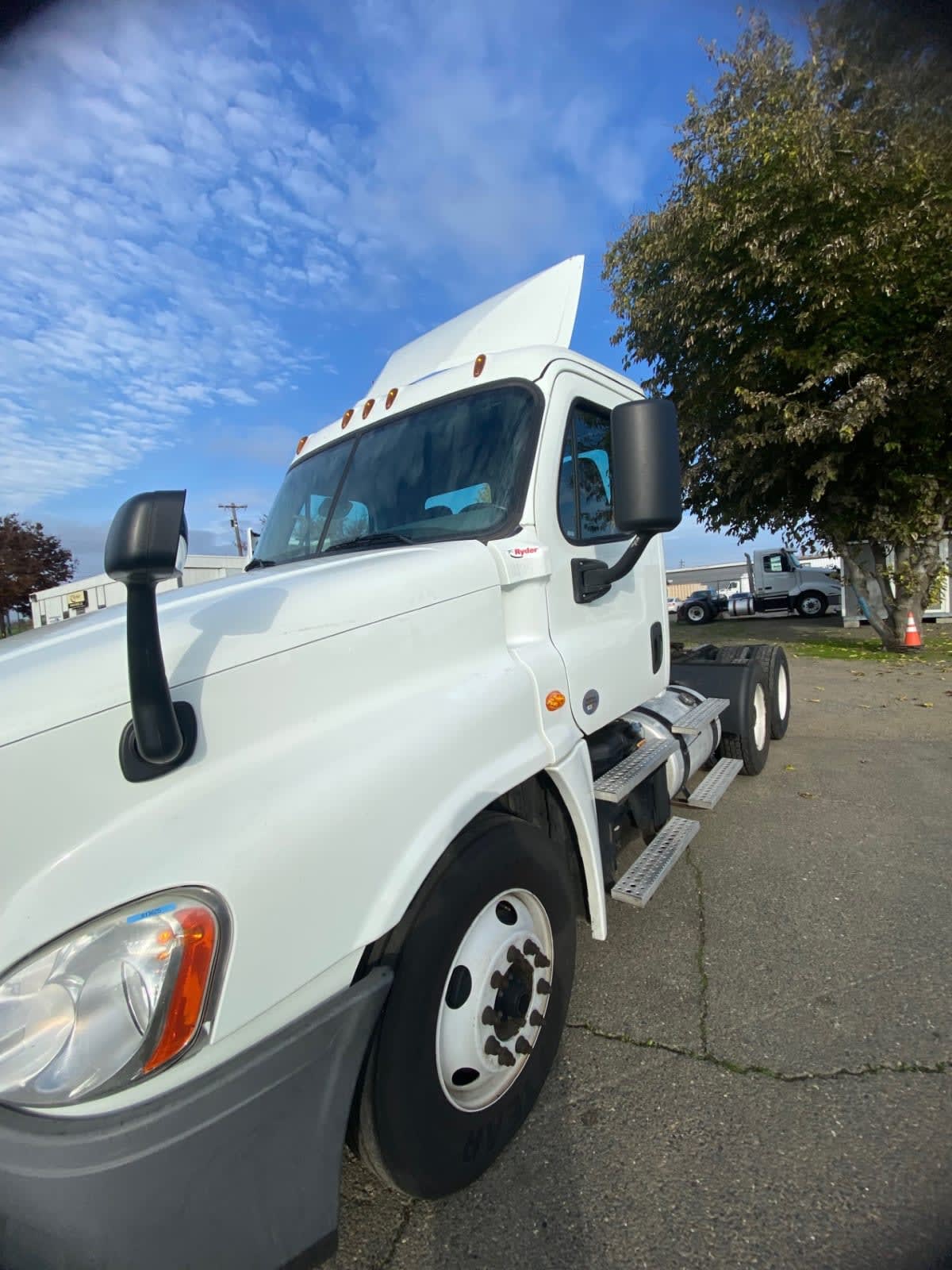 2019 Freightliner - image 1