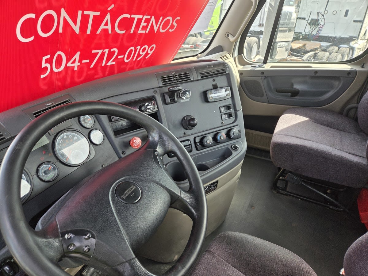 2019 Freightliner Cascadia in St. Rose, LA — photo 7