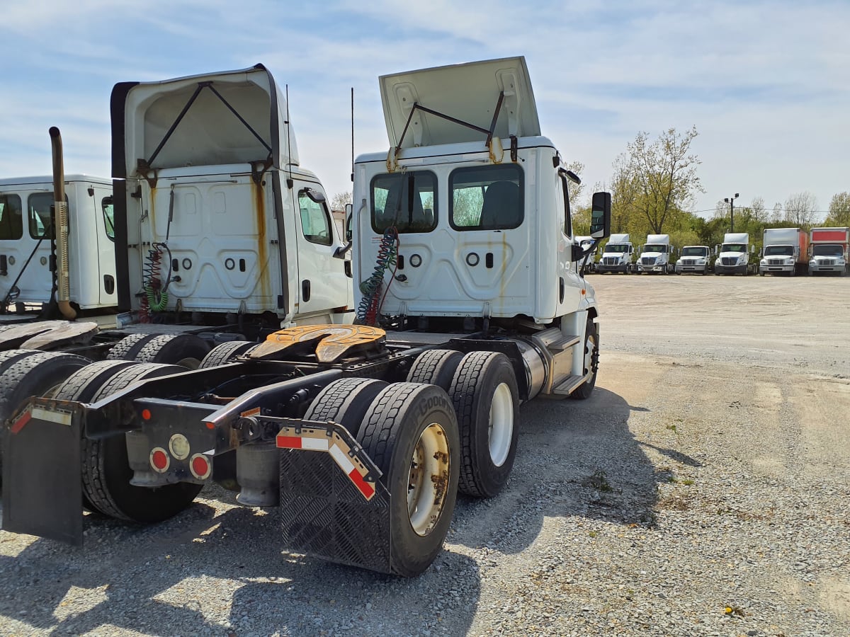 2019 Freightliner/Mercedes CASCADIA 125 813683