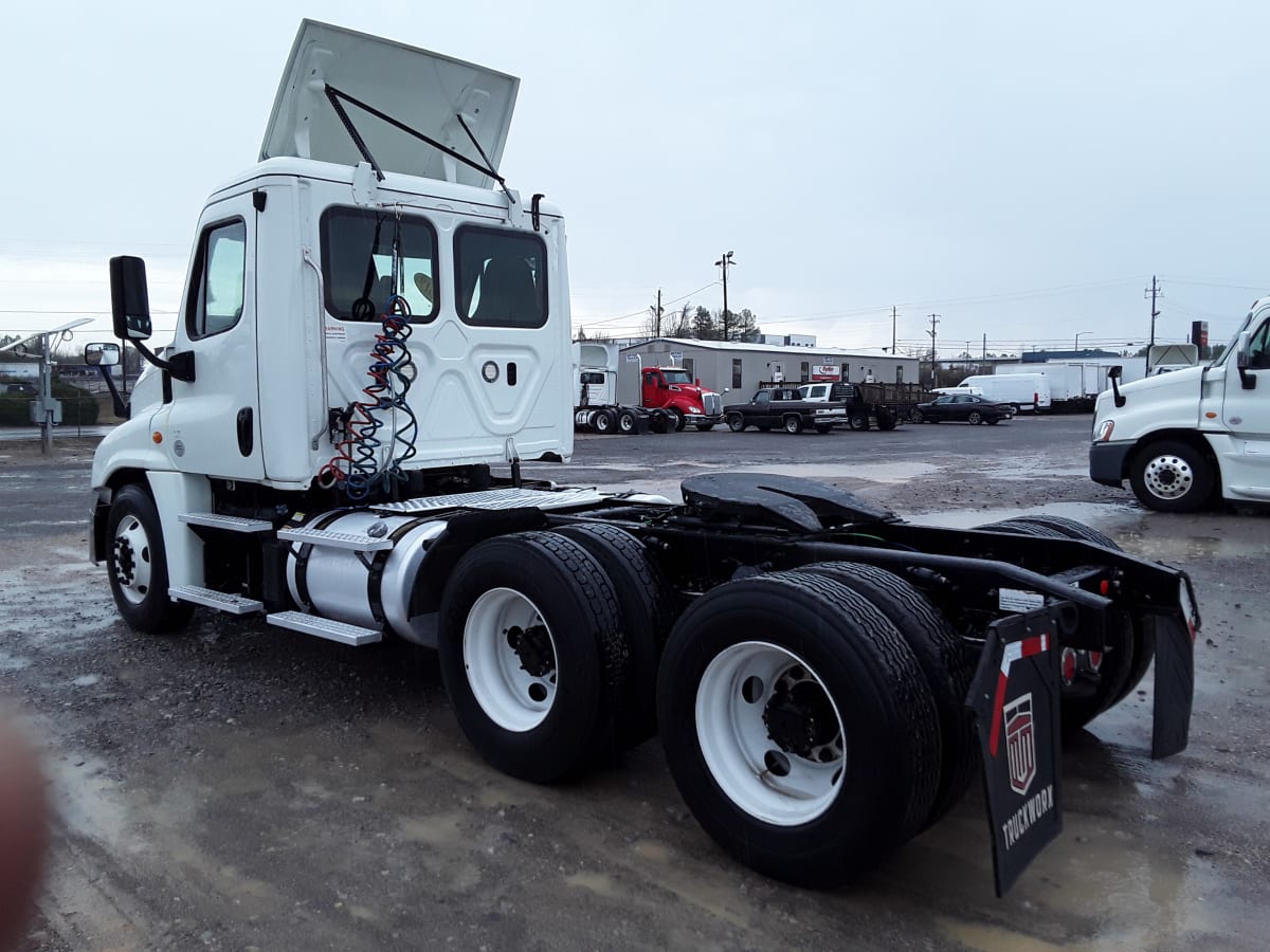 2019 Freightliner/Mercedes CASCADIA 125 813725