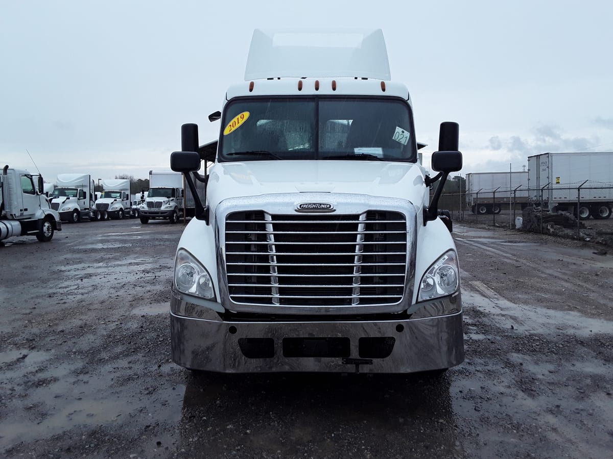 2019 Freightliner/Mercedes CASCADIA 125 813725