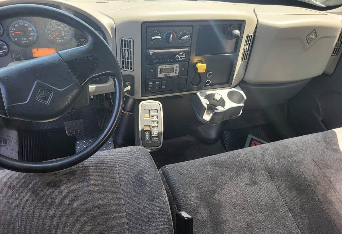 2019 Navistar International 4300 813756