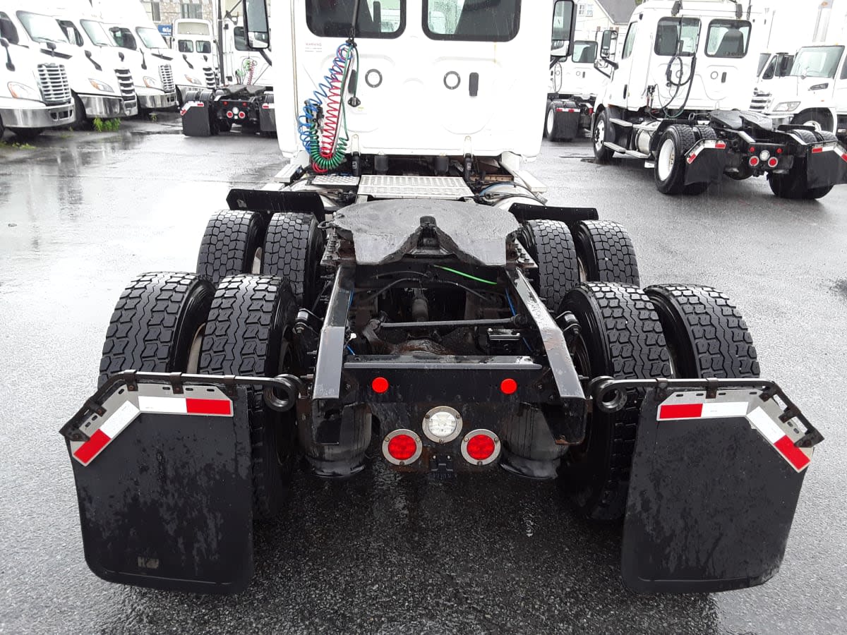 2019 Freightliner CASCADIA 125 813777