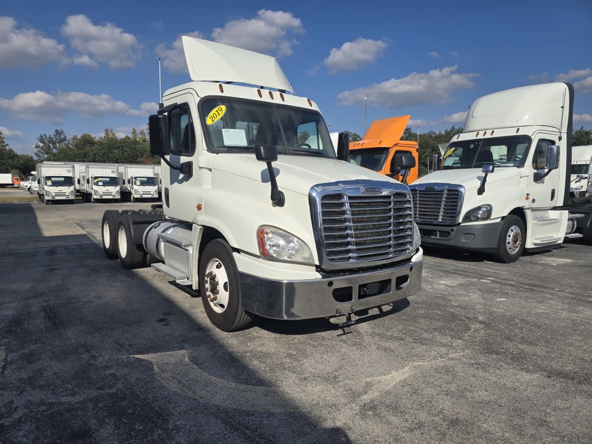 2019 Freightliner/Mercedes CASCADIA 125 813802