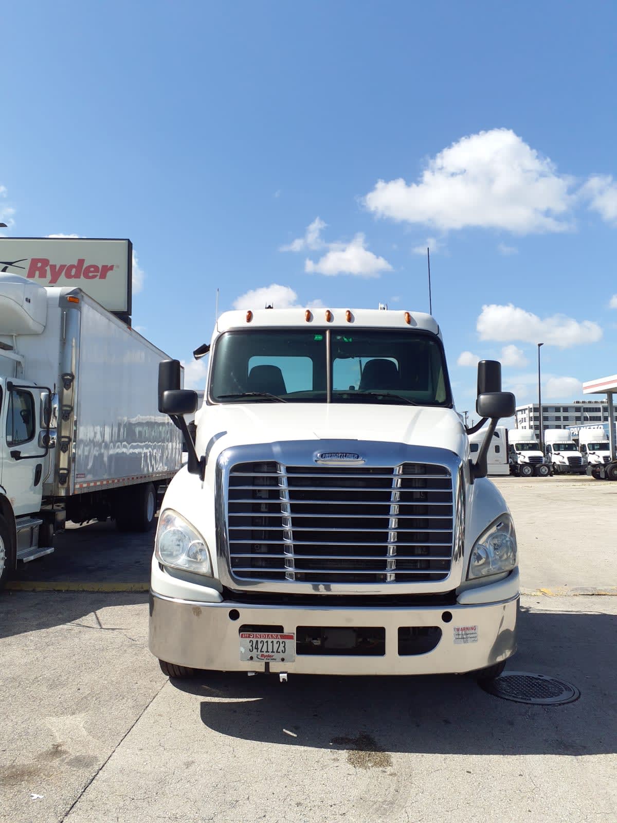 2019 Freightliner CASCADIA 125 813804