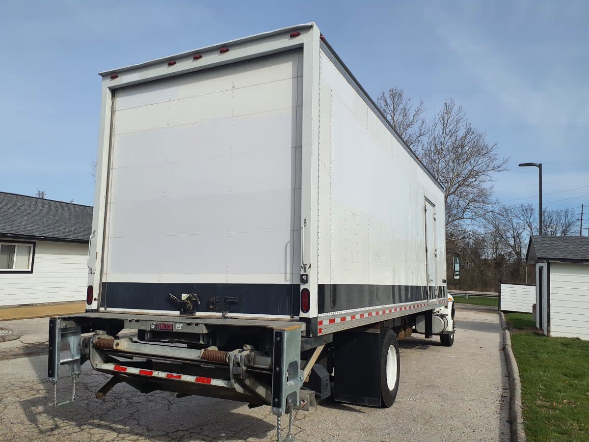 2019 Navistar International 4300 813811