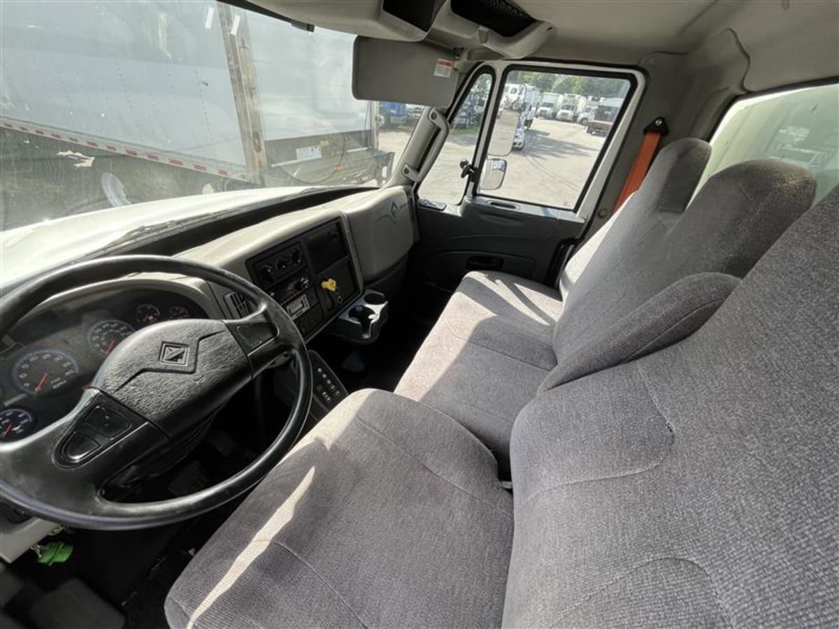 2019 Navistar International 4300 813815