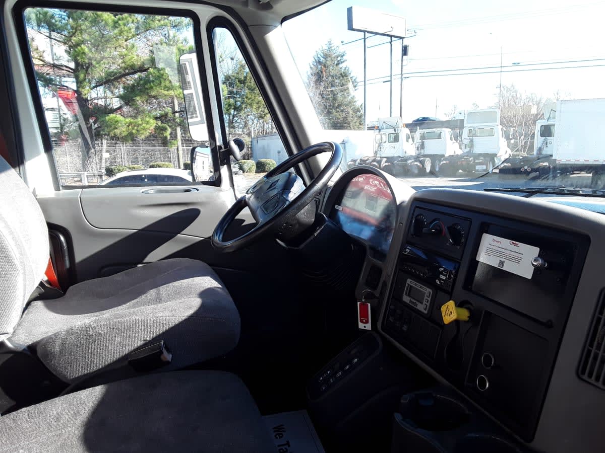 2019 Navistar International 4300 813819