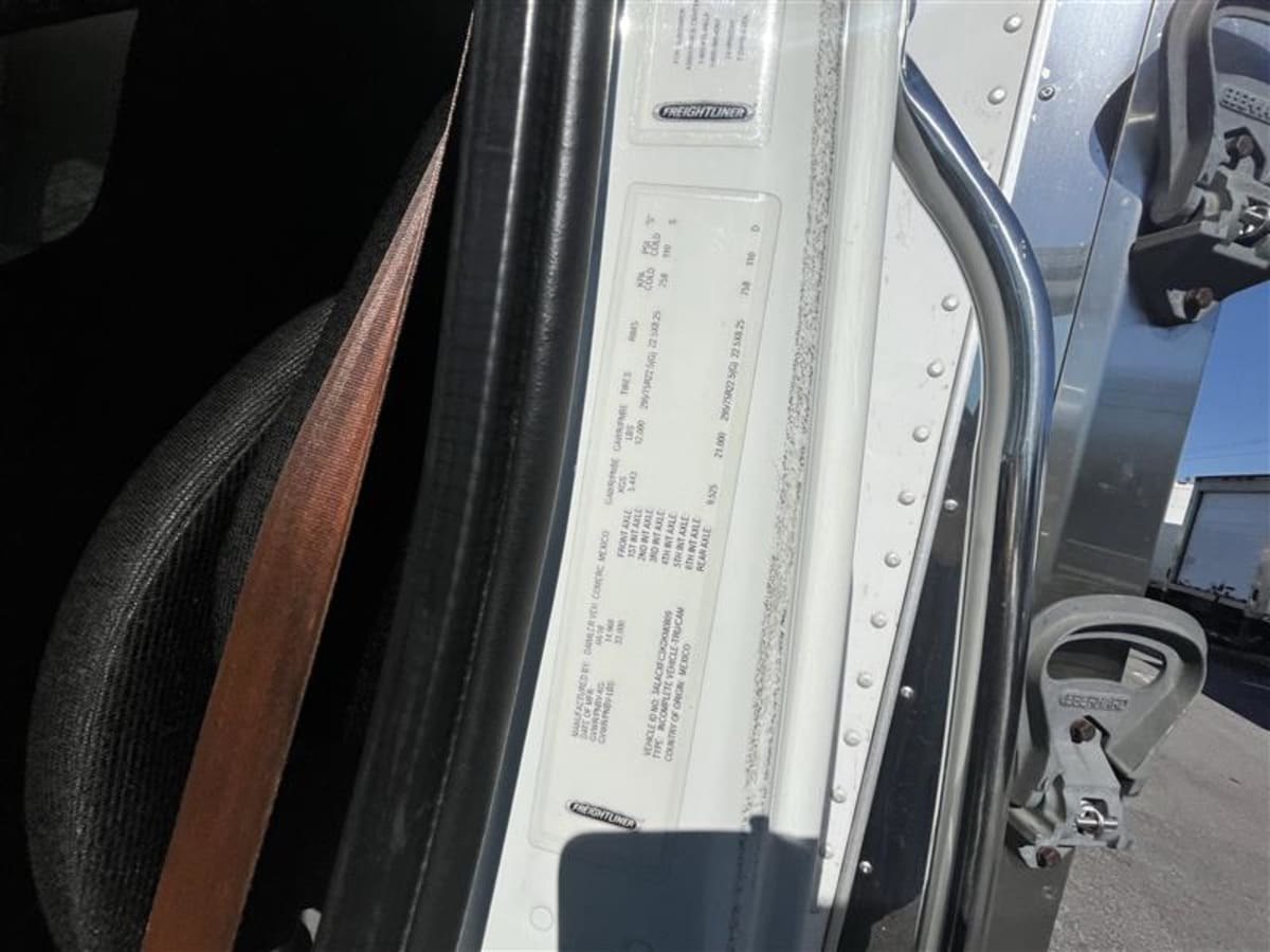 2019 Freightliner/Mercedes M2 106 813829