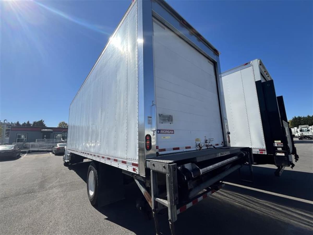 2019 Freightliner/Mercedes M2 106 813829