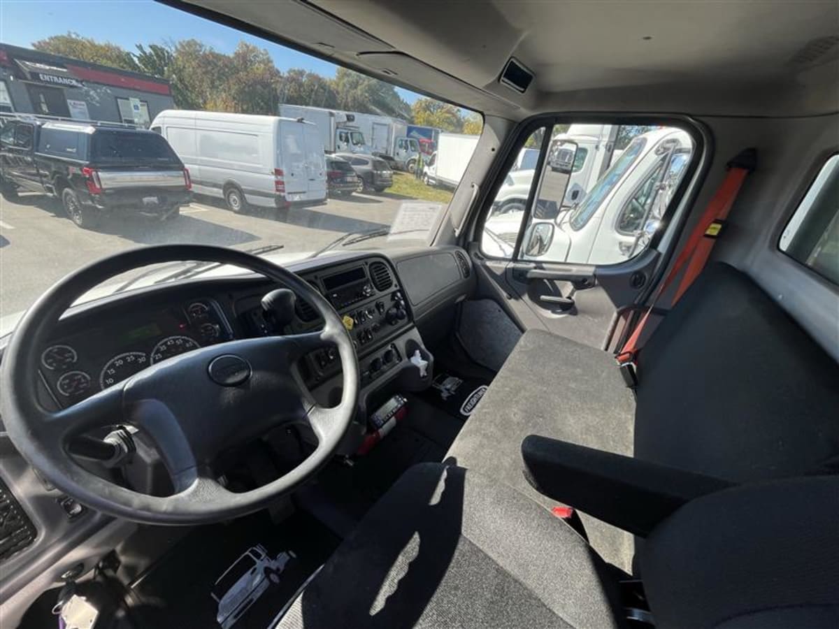 2019 Freightliner/Mercedes M2 106 813829