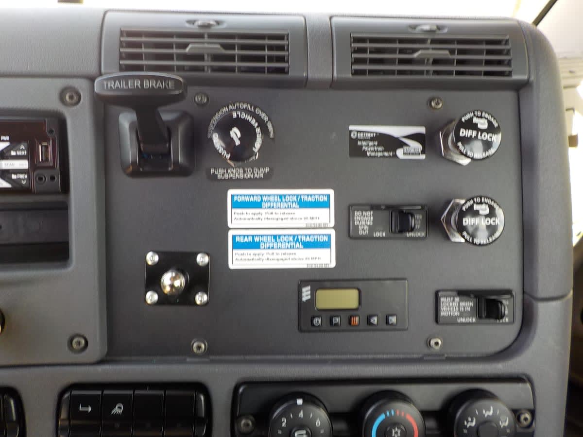 2019 Freightliner/Mercedes CASCADIA 113 813847