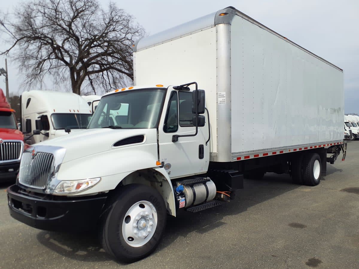 2019 Navistar International 4300 813880